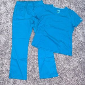 IRG Edge Scrub Set in Teal. Womens size Large top and Large Tall Bottoms